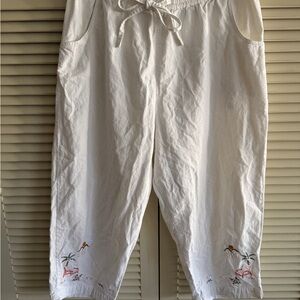 Jane Ashley White Cropped Pants with Embroidered Details